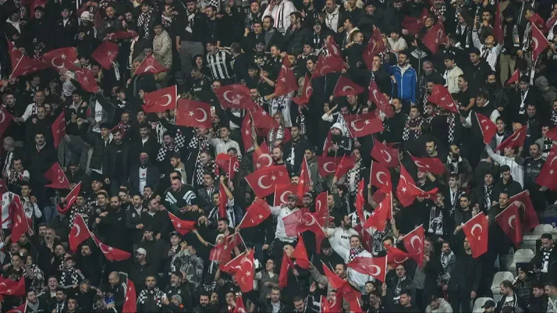 Beşiktaş'ta “Yönetim istifa” sesleri! Taraftarlar tepki gösterdi