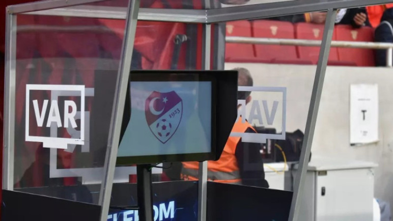 Süper Lig'de günün maçlarının VAR hakemleri açıklandı