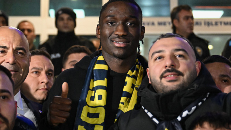 Fenerbahçe'nin anlaşma sağladığı Sidiki Cherif, İstanbul'a geldi
