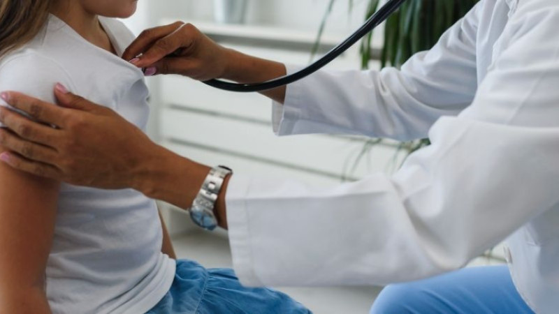 Mucovit C 600 mg 200 mg Nedir, Ne İşe Yarar, Nasıl Kullanılır, Kimler Kullanır ve Yan Etkileri Neler? Fiyatı...