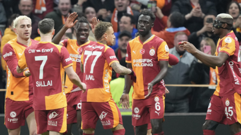 Galatasaray'dan Noa Lang ve Osimhen açıklaması