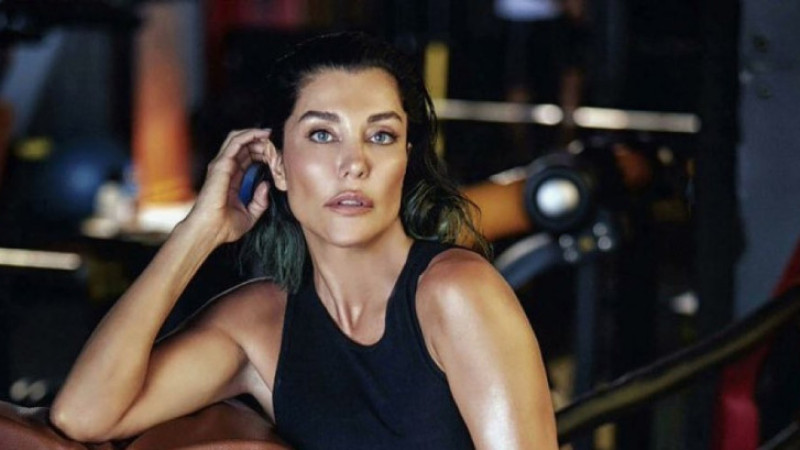 Deniz Akkaya’ya 50 bin liralık tazminat şoku! Evine icra gitti!