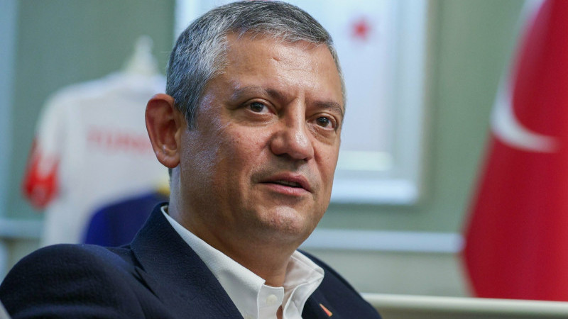 CHP kurultay davası öncesi dikkat çeken hamle! Özgür Özel’den gece yarısı adım