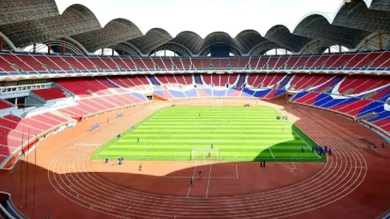 Dünyanın en büyük stadyumu ama futbol oynamak yasak
