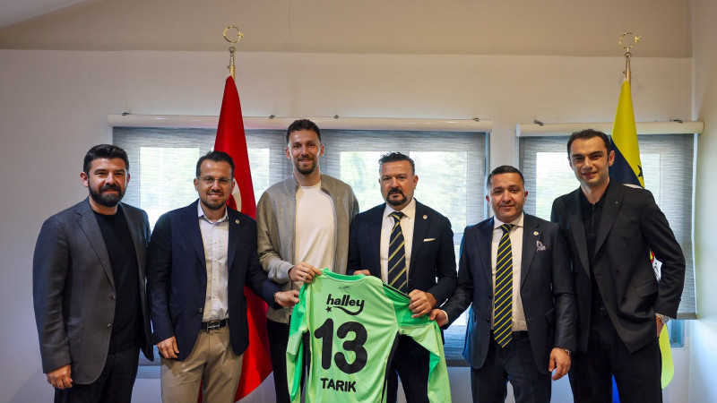 Fenerbahçe, Tarık Çetin'in sözleşmesini uzattı 