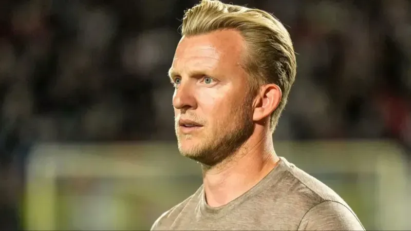 Fenerbahçe'nin eski futbolcusu Dirk Kuyt, İsmail Kartal'ın ekibinde